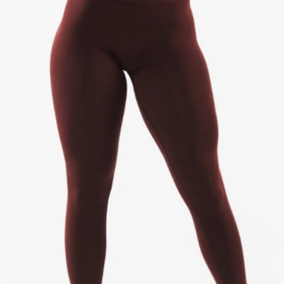 Alphalete Amplify Legging - Sangria - Picture 2 of 4